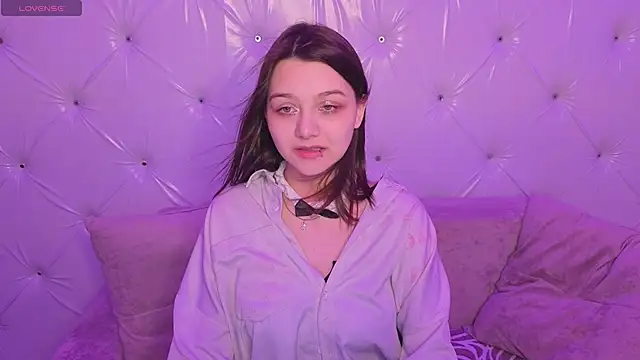 xxxnaughtyfoxyxxx online show from 04-22-26, 06:42