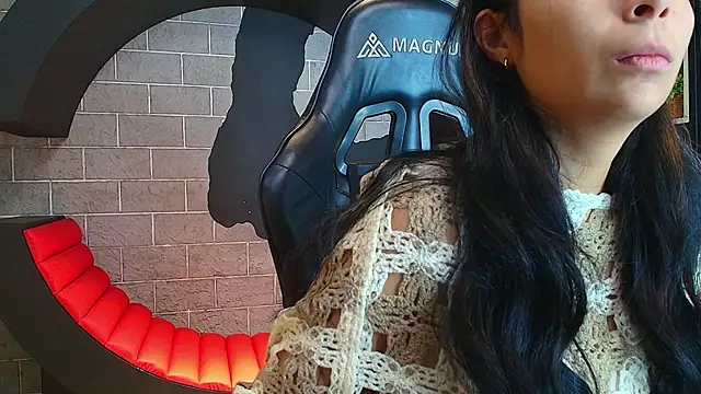 Snapshot of RoousseGil chatting on 01-06-26, 11:47 RoousseGil online show from 01-06-26, 11:47