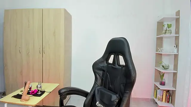 Snapshot of celestes777 chatting on 01-06-26, 07:50 celestes777 online show from 01-06-26, 07:50