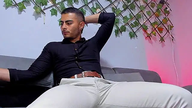 Snapshot of Master_Sam_ chatting on 01-07-26, 07:16 Master Sam online show from 01-07-26, 07:16