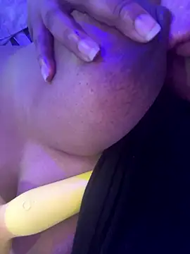 Snapshot of FlowersinEunoia chatting on 01-08-26, 04:37 FlowersinEunoia online show from 01-08-26, 04:37