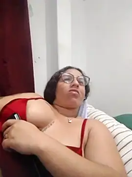 Snapshot of Caridad30 chatting on 01-08-26, 03:42 Caridad30 online show from 01-08-26, 03:42