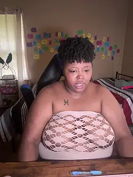 Chocolatebunnyxx96 online show from 05-18-26, 06:58