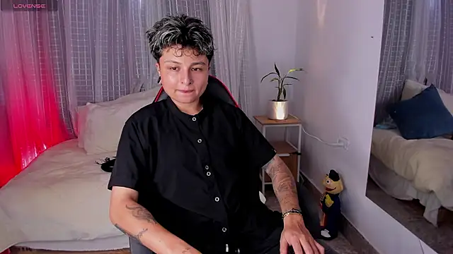 Zury Ramirez online show from 03-27-26, 10:42