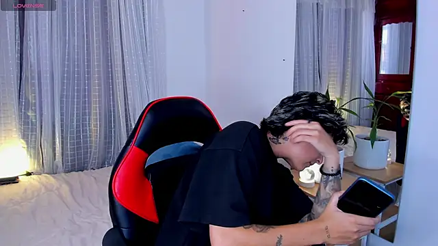 Zury Ramirez online show from 04-18-26, 09:59