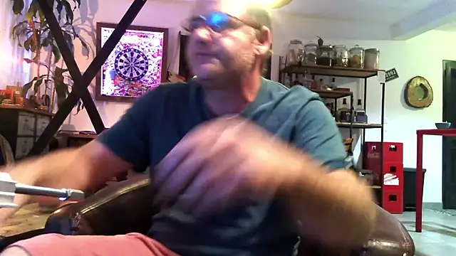 Snapshot of Bibop974 chatting on 01-09-26, 04:21 Bibop974 online show from 01-09-26, 04:21