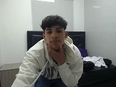 Snapshot of MaxStar26 chatting on 01-08-26, 01:52 MaxStar26 online show from 01-08-26, 01:52