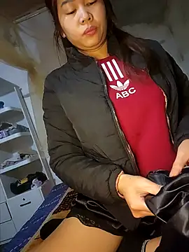 Snapshot of Comebaby-077 chatting on 01-08-26, 01:30 Comebaby-077 online show from 01-08-26, 01:30