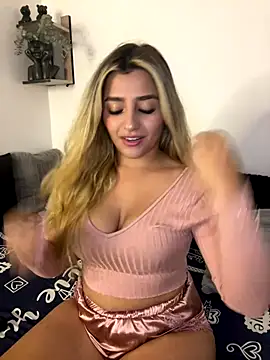 Snapshot of Felicity_Hops chatting on 01-06-26, 06:17 Felicity Hops online show from 01-06-26, 06:17