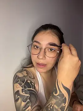 Snapshot of soffmoon chatting on 01-05-26, 11:41 soffmoon online show from 01-05-26, 11:41