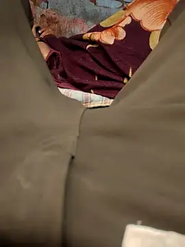 Snapshot of Cupalshow123 chatting on 01-12-26, 09:25 Cupalshow123 online show from 01-12-26, 09:25