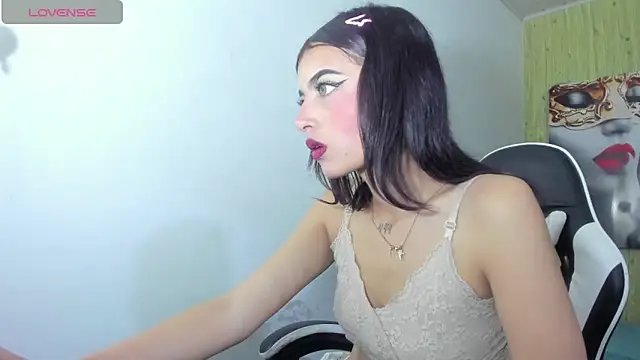 honeyluxe  online show from 04-01-26, 04:24