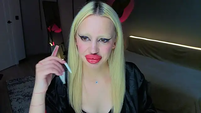 Luna Beverly online show from 07-02-26, 08:37