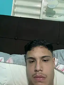 Snapshot of Wellington00_ chatting on 02-27-26, 12:43 Wellington00 online show from 02-27-26, 12:43