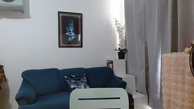 Snapshot of Almaglow_ chatting on 05-20-26, 06:14 Almaglow online show from 05-20-26, 06:14