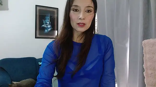 Snapshot of Almaglow_ chatting on 05-27-26, 05:21 Almaglow online show from 05-27-26, 05:21