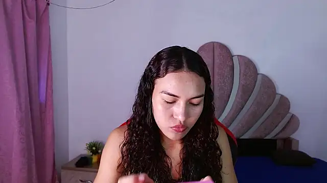 Snapshot of Naya__fox723 chatting on 02-10-26, 05:39 Naya fox723 online show from 02-10-26, 05:39