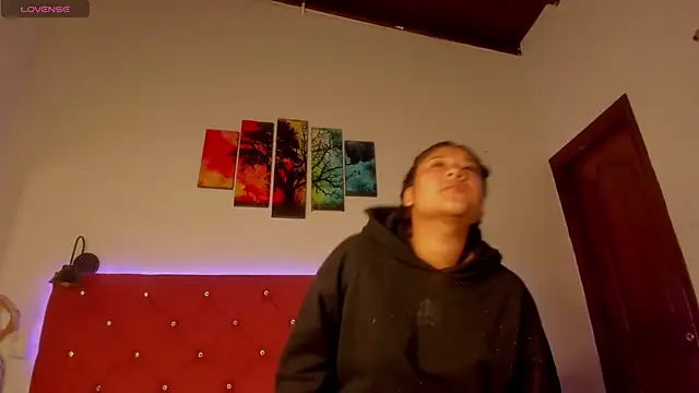 Snapshot of _Elaine_1 chatting on 01-06-26, 03:32 Elaine 1 online show from 01-06-26, 03:32