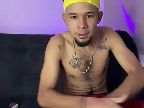 Snapshot of enyel_100 chatting on 02-06-26, 10:07 enyel 100 online show from 02-06-26, 10:07