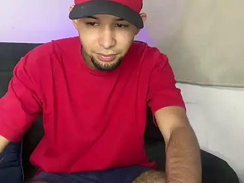 Snapshot of enyel_100 chatting on 03-17-26, 01:10 enyel 100 online show from 03-17-26, 01:10