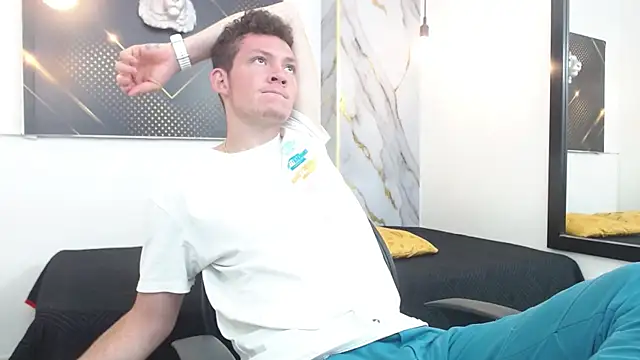 Snapshot of Ostin_Morgan chatting on 01-06-26, 03:32 Ostin Morgan online show from 01-06-26, 03:32