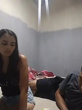 Rodrigohernan19 online show from 04-17-26, 02:58