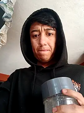 Snapshot of Hxzelmxnix chatting on 01-05-26, 07:06 Hxzelmxnix online show from 01-05-26, 07:06