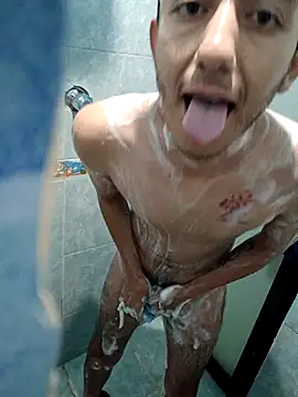 Snapshot of Hxzelmxnix chatting on 03-09-26, 06:28 Hxzelmxnix online show from 03-09-26, 06:28