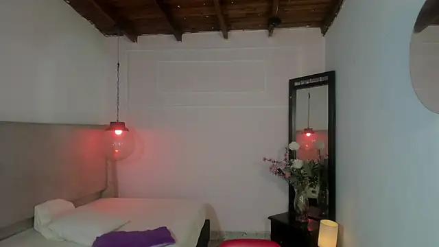 Snapshot of ZoeFox5 chatting on 02-13-26, 11:28 ZoeFox5 online show from 02-13-26, 11:28