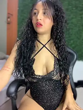 Snapshot of PaulaSweetFire_ chatting on 02-21-26, 10:11 PaulaSweetFire online show from 02-21-26, 10:11