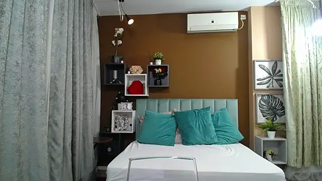 Snapshot of DarcyeJane chatting on 01-13-26, 06:35 DarcyeJane online show from 01-13-26, 06:35