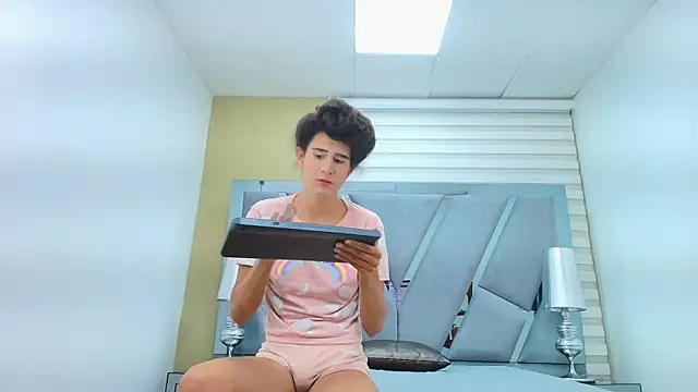 Atenea sexxx online show from 04-01-26, 03:51