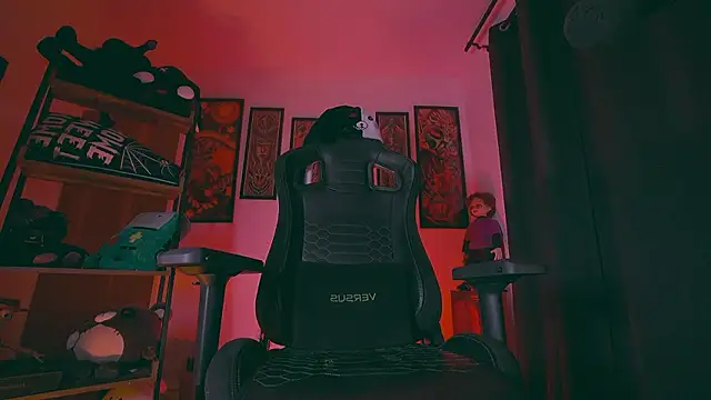 Snapshot of Olliver___y chatting on 03-13-26, 03:02 Olliver y online show from 03-13-26, 03:02