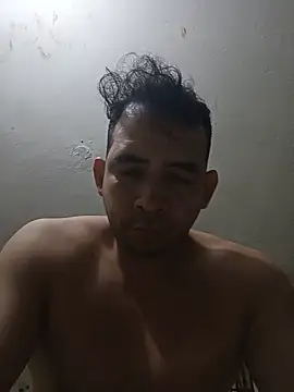Snapshot of paladito01 chatting on 05-17-26, 05:16 paladito01 online show from 05-17-26, 05:16