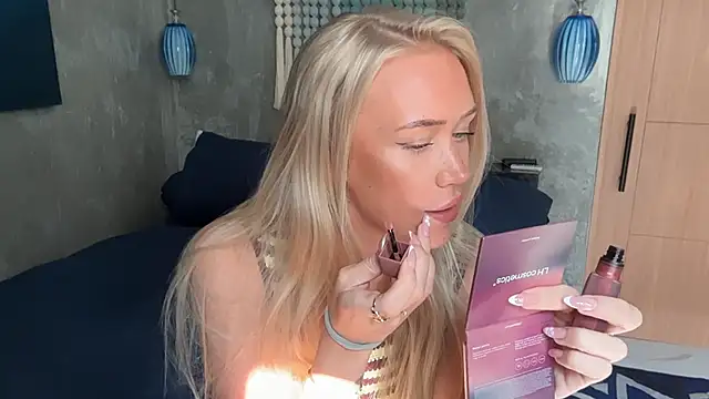 Snapshot of livsslife chatting on 03-24-26, 01:10 livsslife online show from 03-24-26, 01:10