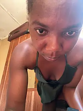 Chomi2014 online show from 04-17-26, 12:30