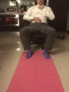 W0Ijn online show from 04-14-26, 02:01