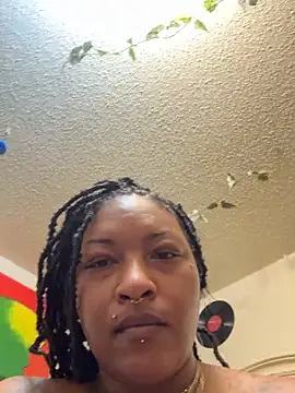 Snapshot of Egyptian_reign chatting on 01-05-26, 07:06 Egyptian reign online show from 01-05-26, 07:06