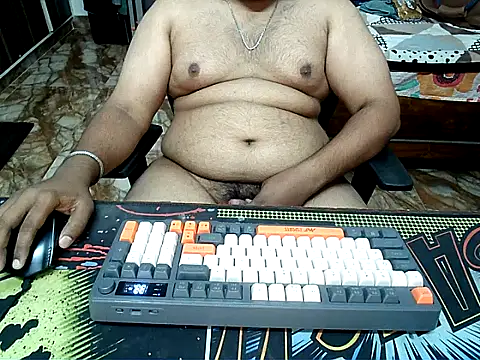 Snapshot of maxi23932 chatting on 01-10-26, 04:14 maxi23932 online show from 01-10-26, 04:14