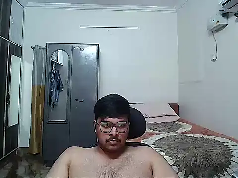 Snapshot of maxi23932 chatting on 04-30-26, 11:49 maxi23932 online show from 04-30-26, 11:49