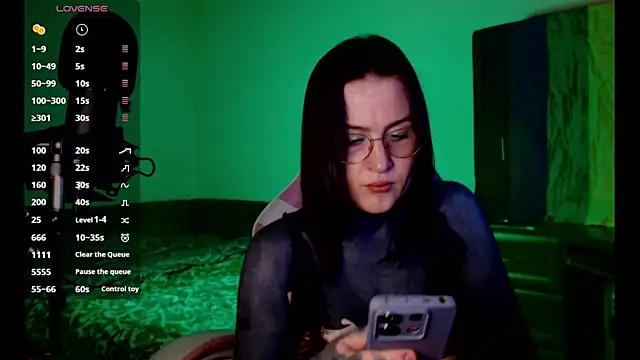 Gloomy Suemi online show from 04-19-26, 09:08