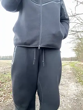 Snapshot of Nickwichst chatting on 03-11-26, 10:10 Nickwichst online show from 03-11-26, 10:10