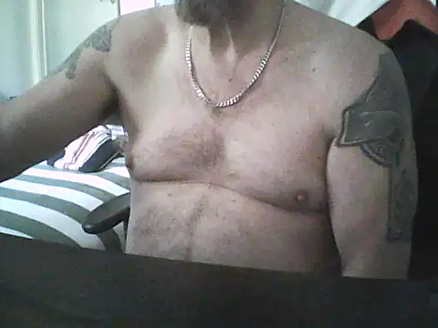 Snapshot of loudandproud chatting on 06-20-26, 05:10 loudandproud online show from 06-20-26, 05:10
