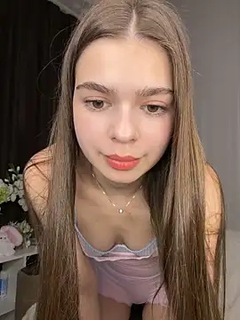 Snapshot of SkylineBliss chatting on 06-16-26, 01:14 SkylineBliss online show from 06-16-26, 01:14
