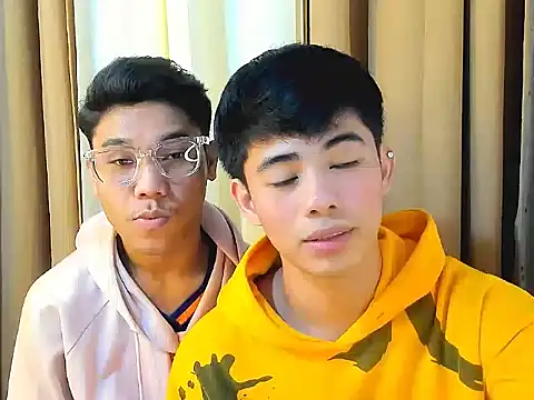 Snapshot of boynextdoor4uX chatting on 01-15-26, 07:35 boynextdoor4uX online show from 01-15-26, 07:35