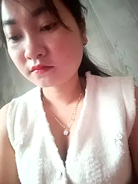 Snapshot of Honey_Miu chatting on 03-08-26, 07:45 Honey Miu online show from 03-08-26, 07:45