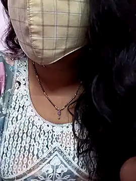 Snapshot of Ammu14399 chatting on 02-13-26, 05:25 Ammu14399 online show from 02-13-26, 05:25