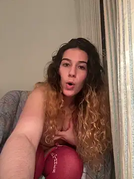 Snapshot of joanaguerreiru chatting on 05-29-26, 11:25 joanaguerreiru online show from 05-29-26, 11:25
