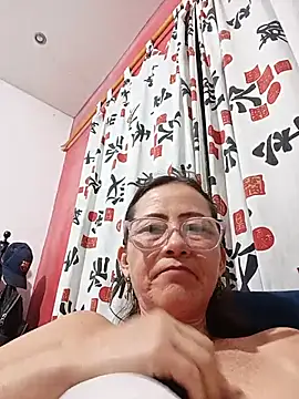 Snapshot of Salome_69 chatting on 06-17-26, 04:37 Salome 69 online show from 06-17-26, 04:37