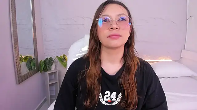 lanna 18  online show from 05-22-26, 11:38